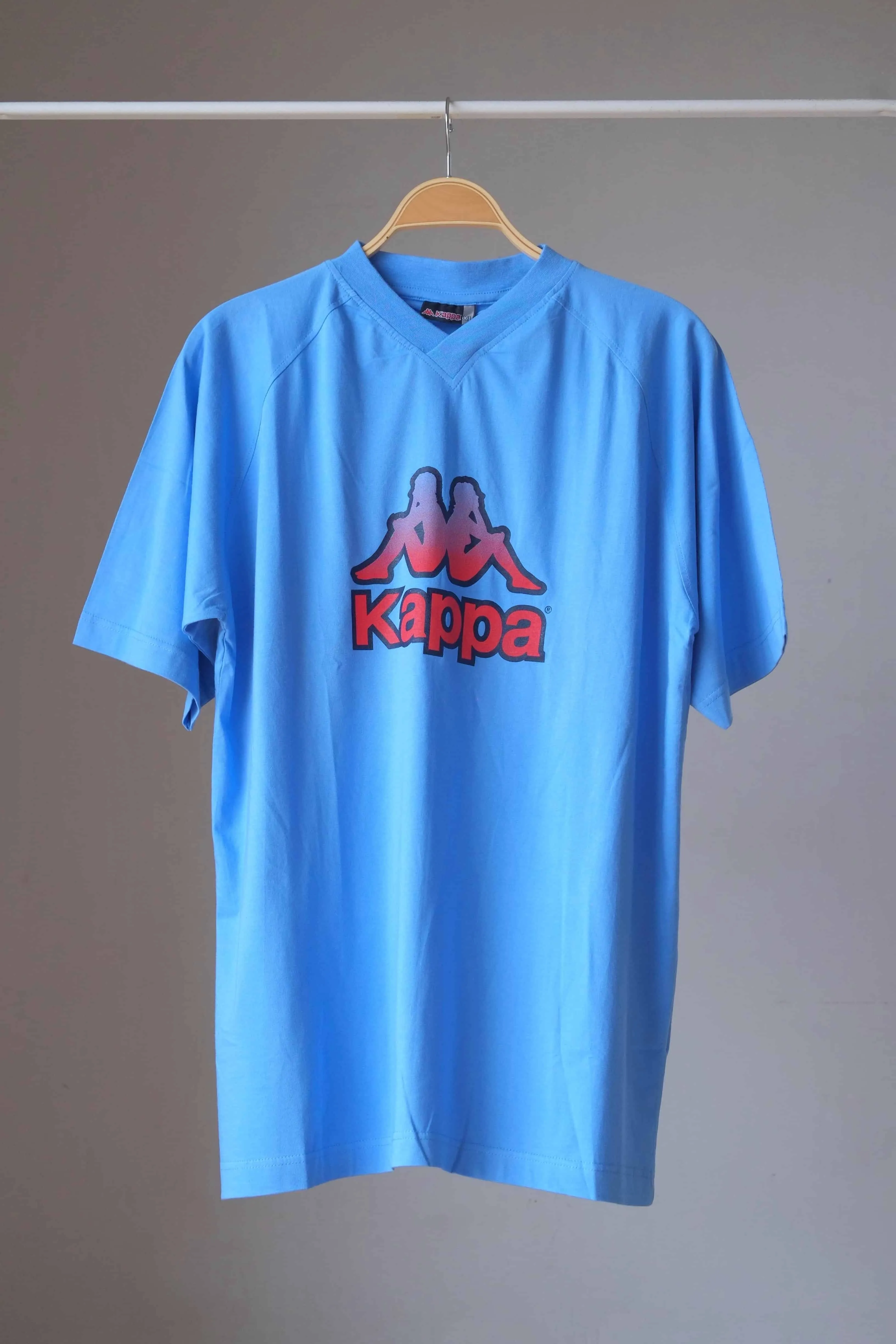 KAPPA Vintage V-Neck T-Shirt