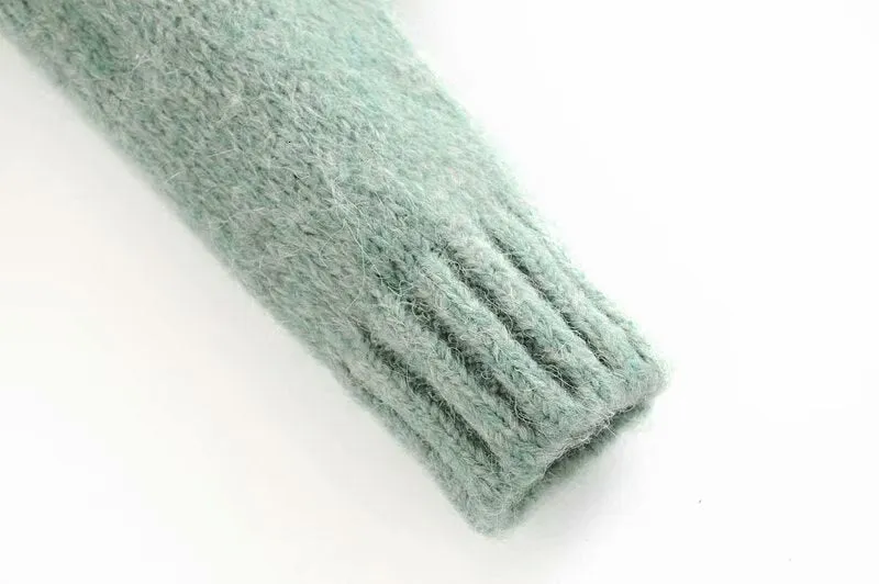 SWEATER WITH SHOULDER DETAIL